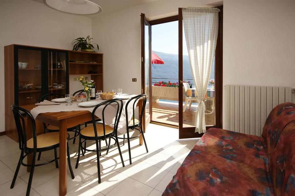 Hotel Residence La Rotonda Tignale Cameră foto